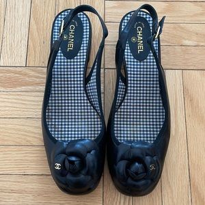 Chanel slingback flower logo